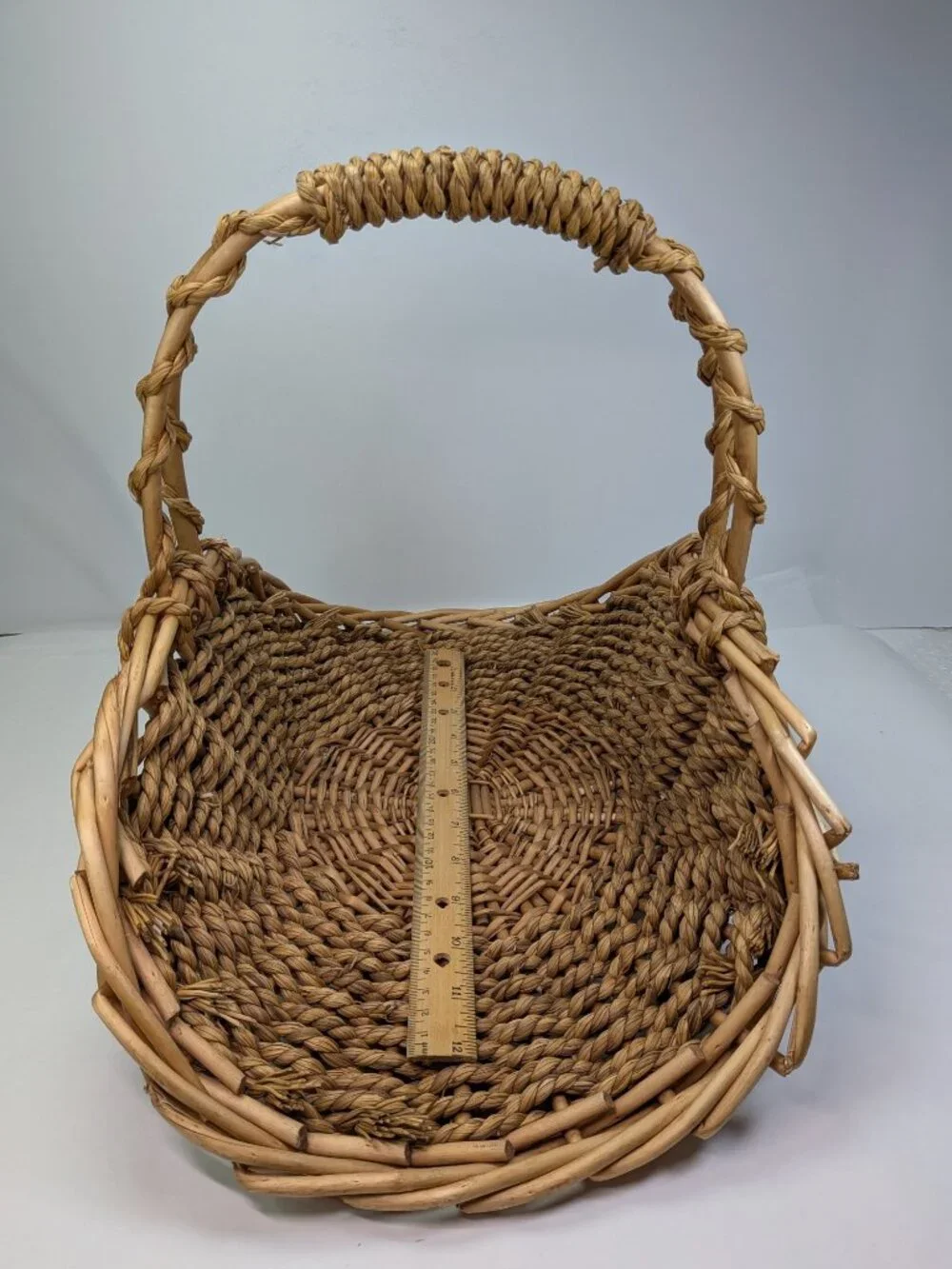 Vintage Woven Seagrass Reed Scoop Basket Braided Handle Rustic Cottagecore Heart